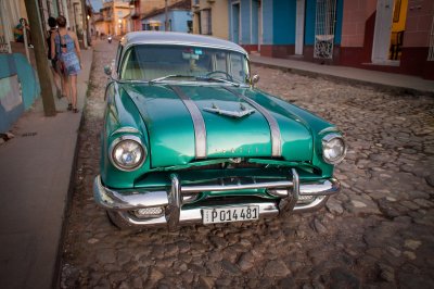Trip to Cuba and Bahamas - Trinidad | Lens: EF28mm f/1.8 USM (1/80s, f3.2, ISO1600)